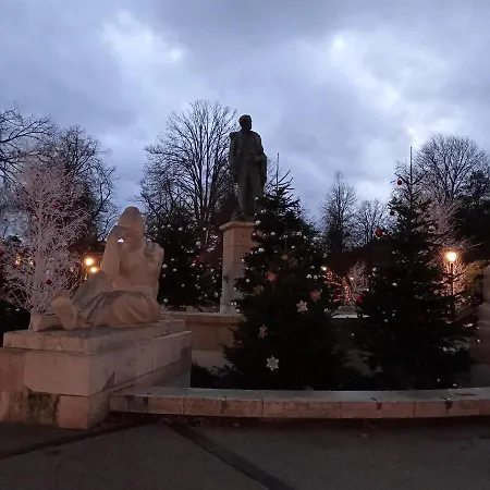 Les Lavandieres شقة